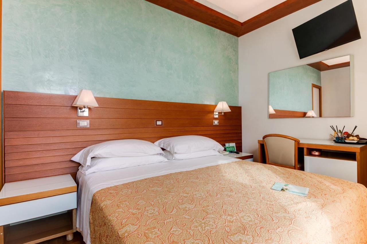 Hotel Margareth Riccione Dış mekan fotoğraf